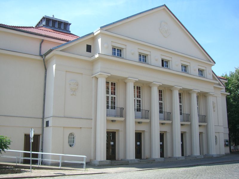 ملف:Greifswalder Theaterhaus.jpg