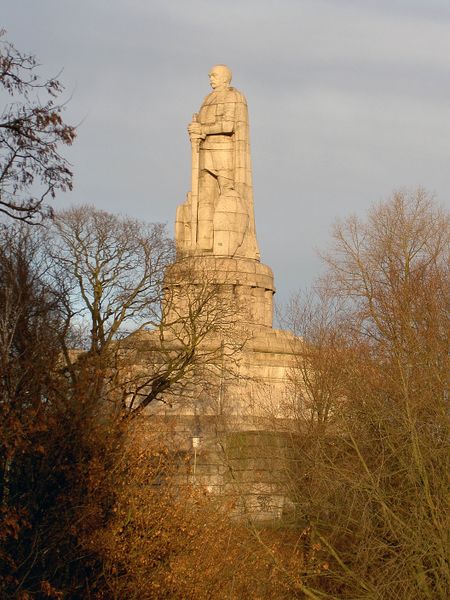 ملف:Hamburg-Bismarck-Denkmal.jpg