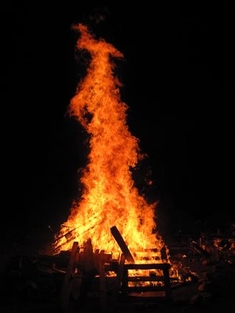 Lag BaOmer bonfire.jpg