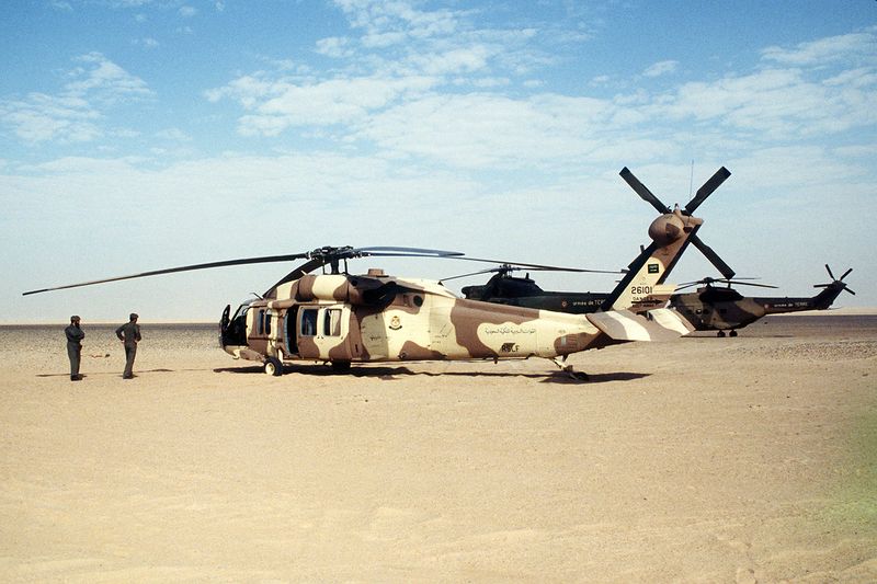 ملف:Saudi Sikorsky S-70 Desert Storm.jpg