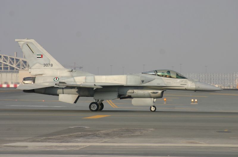 ملف:3078 GD F-16 Fighting Falcon UAE Airforce (7419396284).jpg