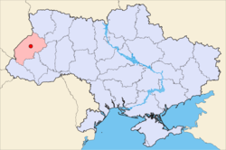 خريطة اوكرانيا (أزرق) وفيها لڤيڤ مبينة باللون الأحمر.
