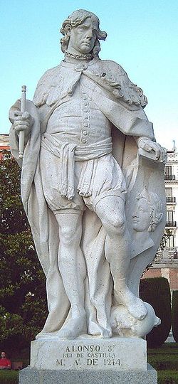 تمثال ألفونسو الثامن