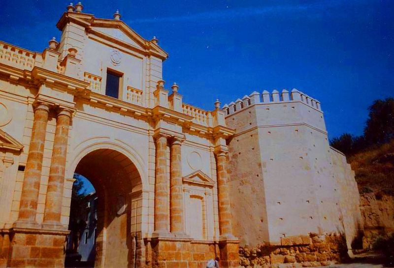 ملف:Puerta de Cordoba di Carmona.JPG