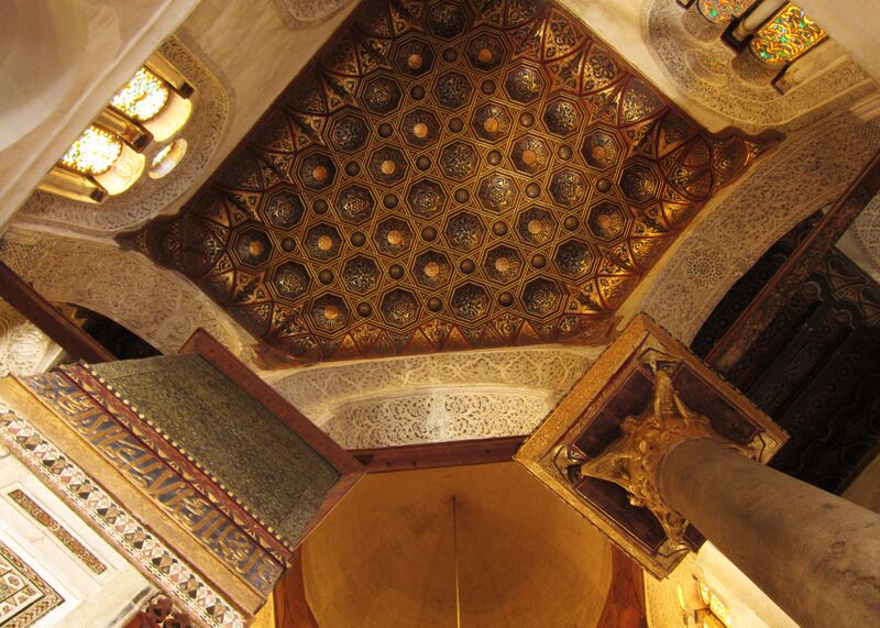 ملف:Flickr - HuTect ShOts - Ceiling - The Complex of Sultan Qalawun مجمع السلطان قلاوون - El.Muiz Le Din Allah Street - Cairo - Egypt - 29 05 2010 (1).jpg