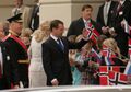 دميتري مدڤييدڤ برفقة هرالد الخامس من النرويج خارج القصر الملكي، أوسلو.