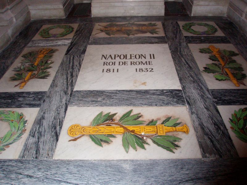 ملف:Napoleon II Tomb.jpg