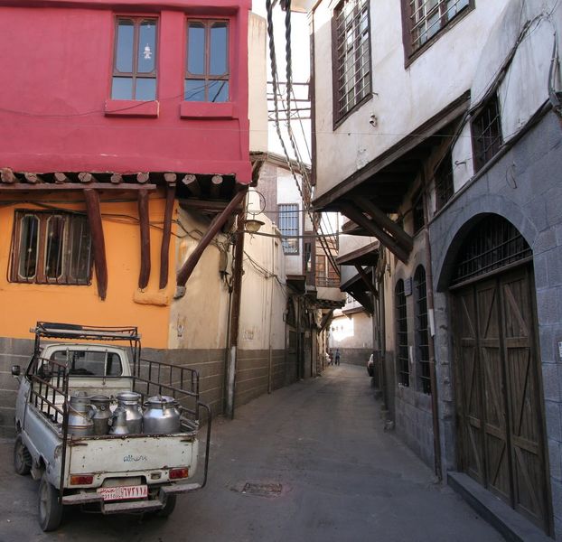 ملف:Old damascus street.jpg