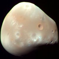Color image of Phobos obtained by Mars Reconnaissance Orbiter on March 23, 2008.