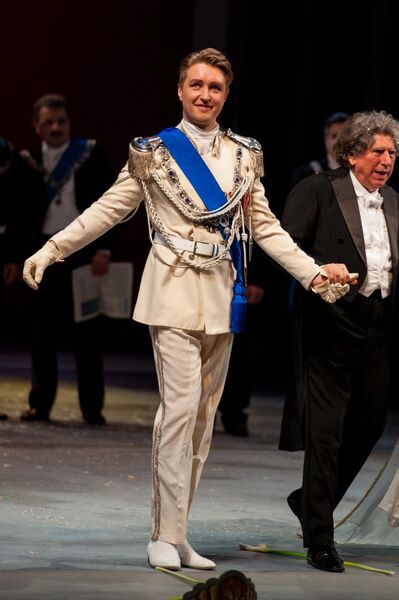 ملف:Mironov Maxim opera.jpg