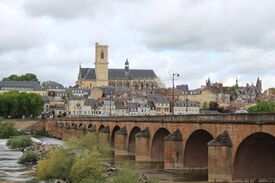 Nevers - Pont de Loire 2.jpg