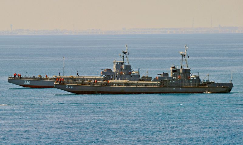 ملف:Two Egyptian navy amphibious landing craft.jpg