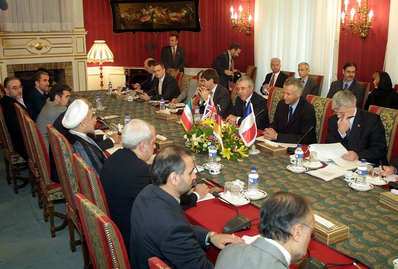 ملف:EU ministers in Iran for nuclear talks, 21 October 2003.jpg