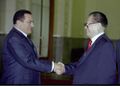 الرئيس الصيني جيانك زمين والرئيس المصري مبارك، 5 أبريل 1999.