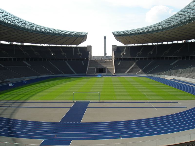 ملف:Berlin olympiastadion nach umbau.jpg