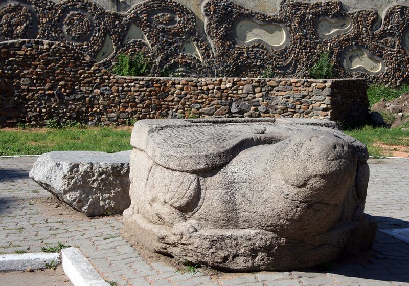 ملف:Ussuriysk-Stone-Tortoise-S-3542.jpg