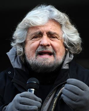 Beppe Grillo - Trento 2012 01.JPG