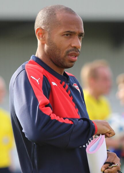 ملف:Thierry Henry Arsenal U19s Vs Olympiacos (cropped).jpg