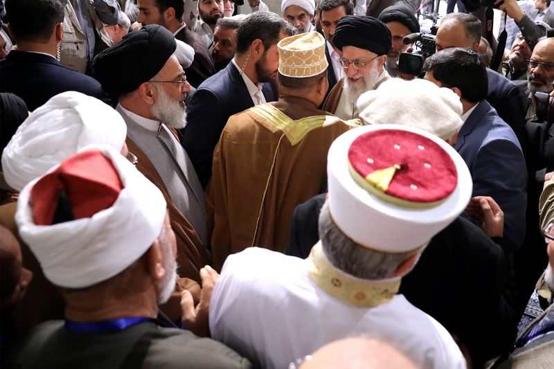ملف:Heads of State & Participants of 31th International Islamic Unity Conference Meeting with Ayatollah Sayyed Ali Khamenei 33.jpg