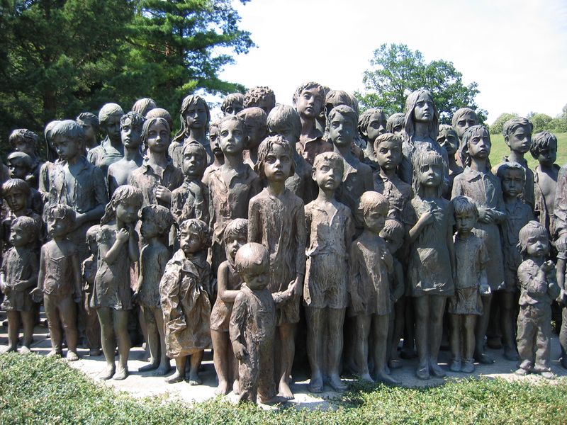 ملف:Memorial lidice children (2007)-commons.JPG