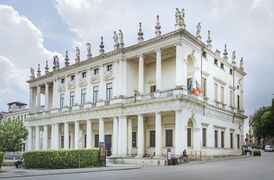 Palazzo Chiericati (Vicenza).jpg