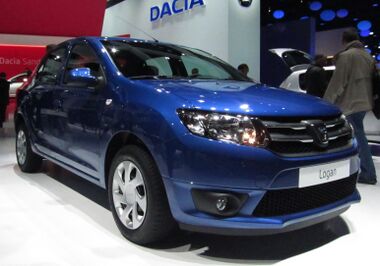 Dacia Logan II (front quarter).JPG