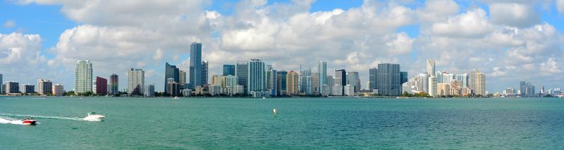 ملف:Downtown Miami Panorama from the Rusty Pelican photo D Ramey Logan.jpg