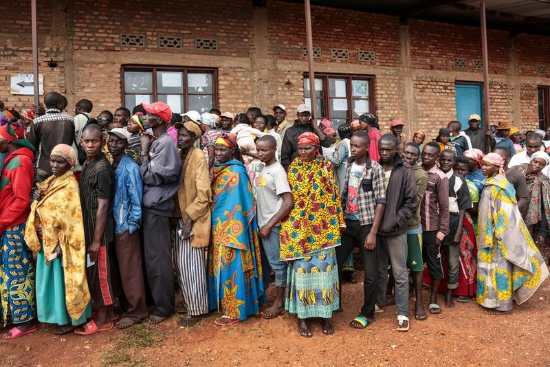 ملف:Lining up in Giheta, Burundi, on Wednesday. More than five million Burundians are expected to vote at about 1,500 polling stations 2020-05-20.jpg