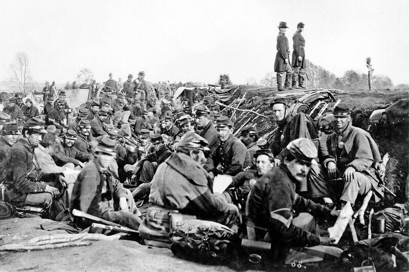 ملف:Union soldiers entrenched along the west bank of the Rappahannock River at Fredericksburg, Virginia (111-B-157).jpg