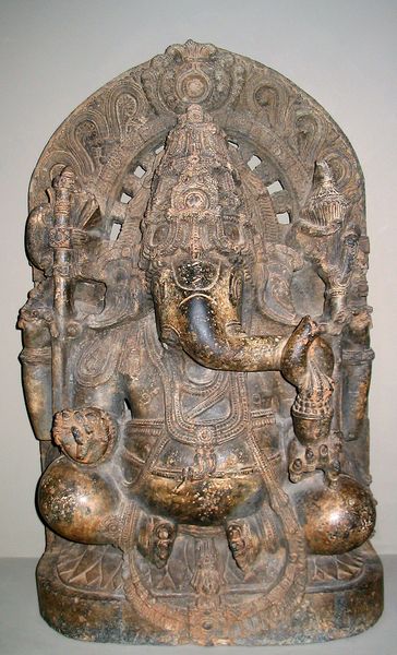 ملف:13th century Ganesha statue.jpg