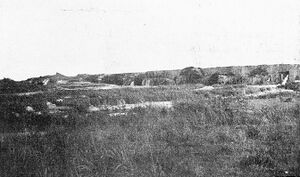 La digue du lac de Homs.jpg