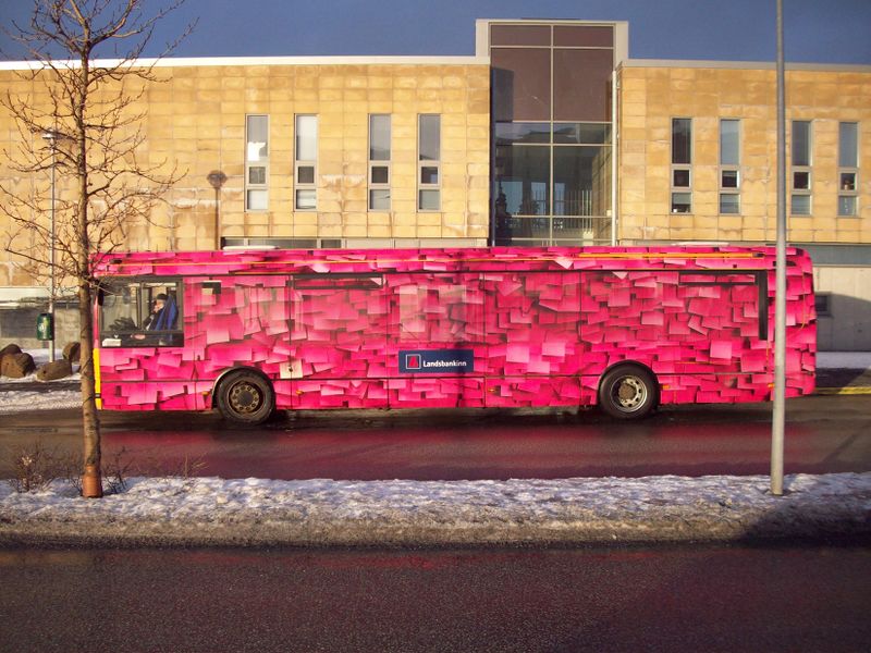 ملف:Pink bus.JPG