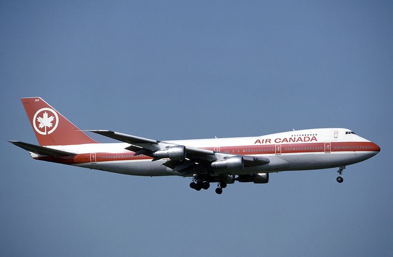 ملف:Air Canada 747-133.jpg