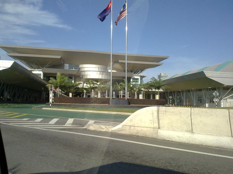 ملف:Malaysia Southern Custom Complex ( Bangunan Sultan Iskandar Johor Bahru) .jpg