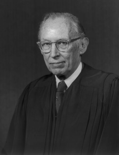 ملف:US Supreme Court Justice Lewis Powell - 1976 official portrait.jpg