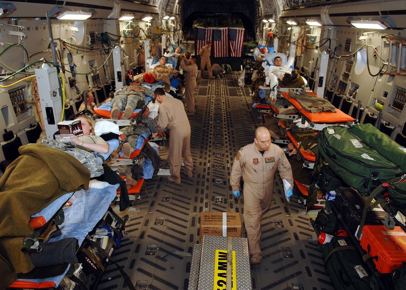 ملف:Medevac mission, Balad Air Base, Iraq.jpg