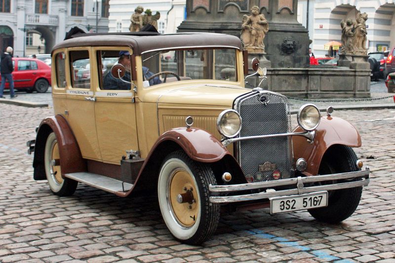 ملف:Old Škoda Prague2.jpg