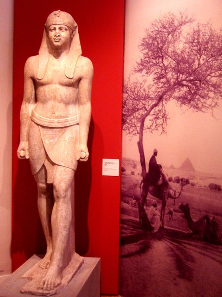 ملف:Egyptianizing statue of Antinoos.jpg