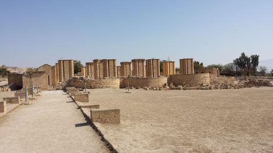 صور مختلفة لقصر هشام