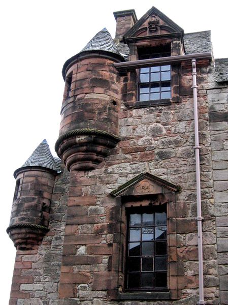 ملف:Newark Castle turrets.jpg