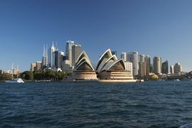 Sydney opera house and skyline.jpg