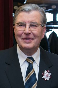 Anatolijs Gorbunovs (1991–1993) 10 فبراير 1942 (العمر 82 سنة)