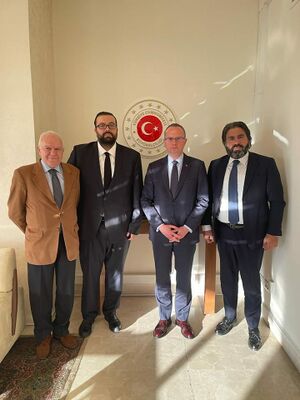 الحريري في السفارة التركية ببيروت معزيا بضحايا زلزال
