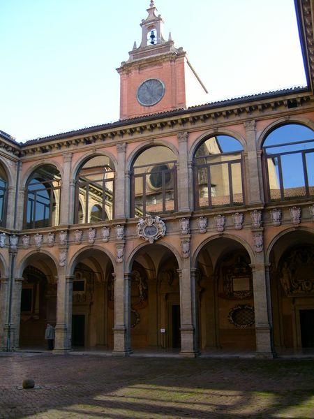 ملف:The Archiginnasio, Bologna, Italy, the wing with the Anatomical theatre.JPG