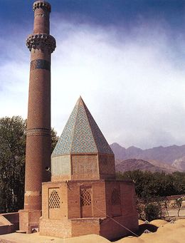 ضريح عبد الصمد، المبني في 1304.