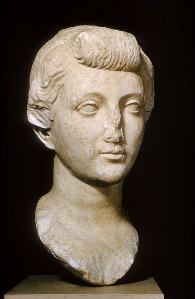 ملف:Roman - Portrait of Livia - Walters 23211 - Three Quarter.jpg