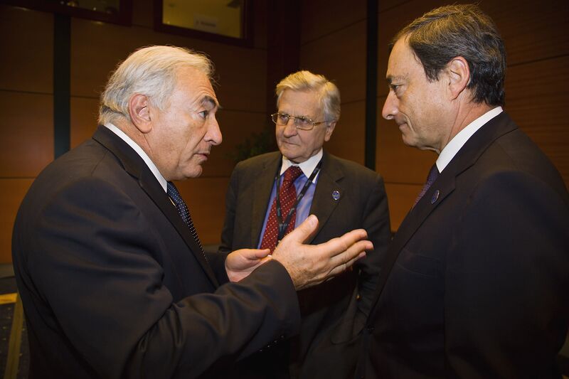ملف:Strauss-Kahn, Trichet, Draghi (IMF 2009).jpg