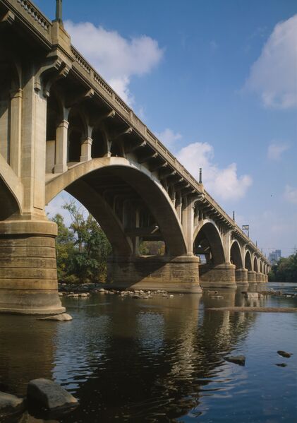 ملف:Gervais Street Bridge, Gervais Street spanning Congaree River, Columbia (Richland County, South Carolina).jpg