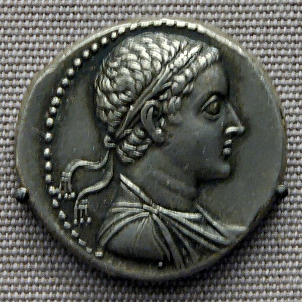 ملف:Tetradrachm Ptolemy V.jpg