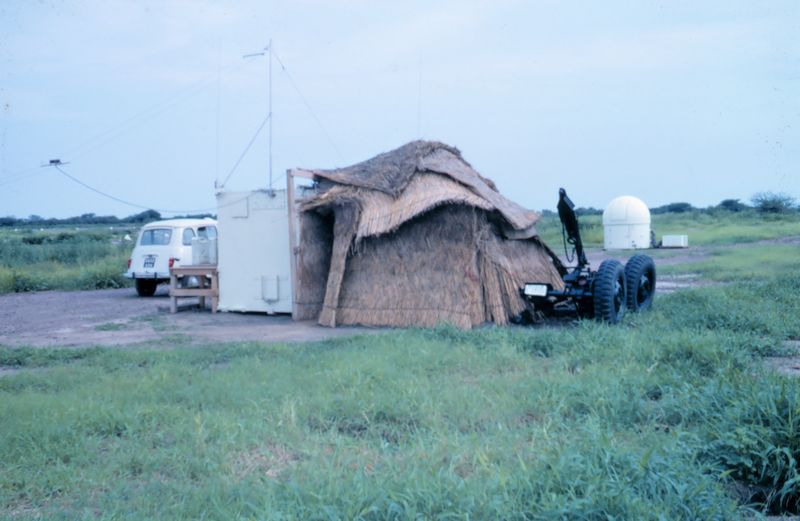 ملف:Hut in Fort Lamy, Chad.jpg